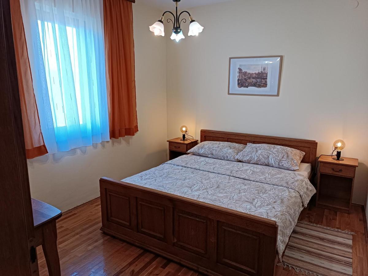 Apartments Stojakovic โปเรช ภายนอก รูปภาพ