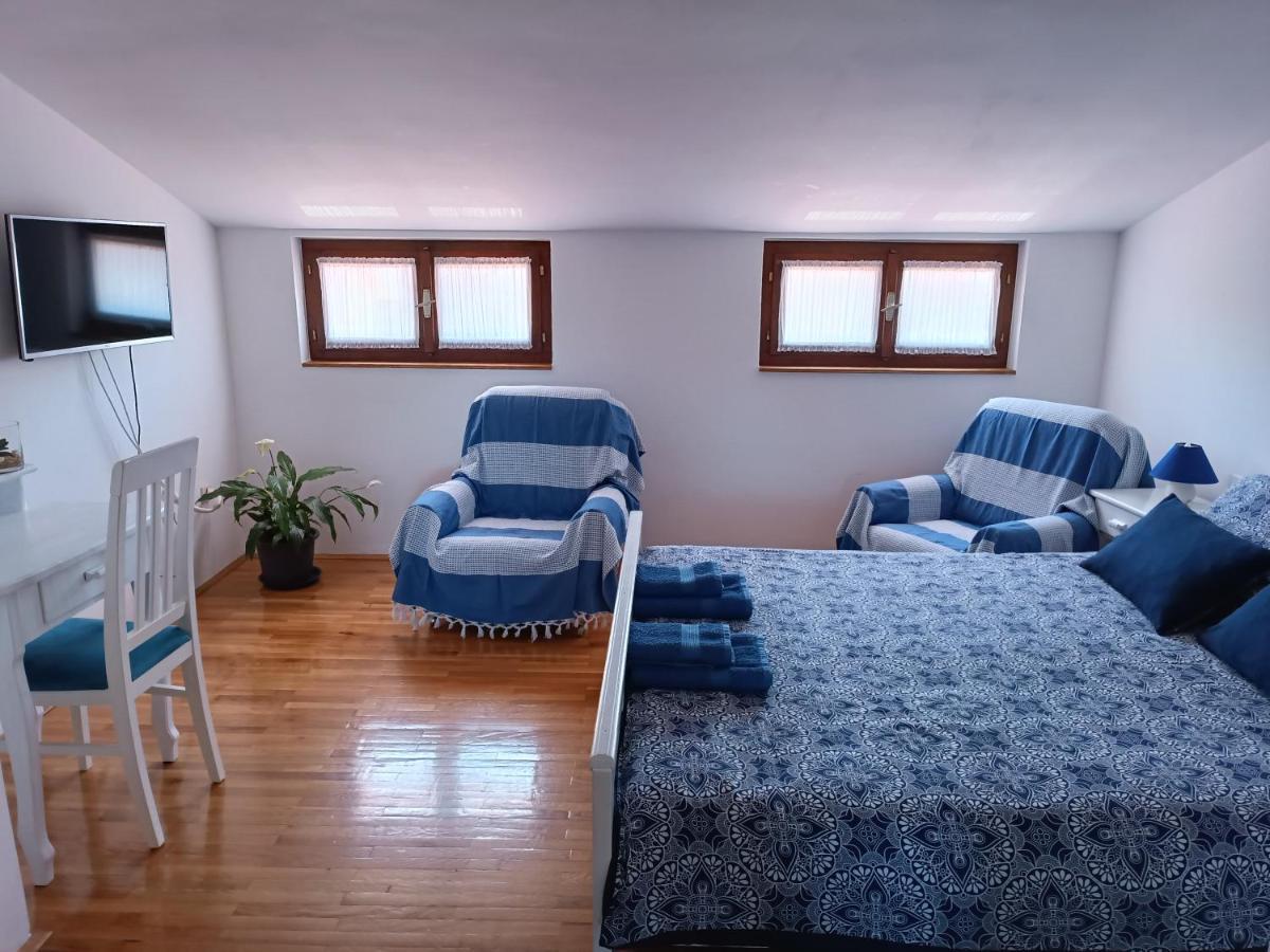 Apartments Stojakovic โปเรช ภายนอก รูปภาพ